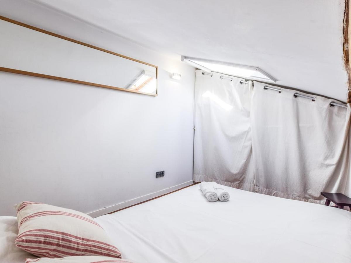 Apartamento En La Plaza De Lavapies Para 4 Personas Madrid Exterior photo
